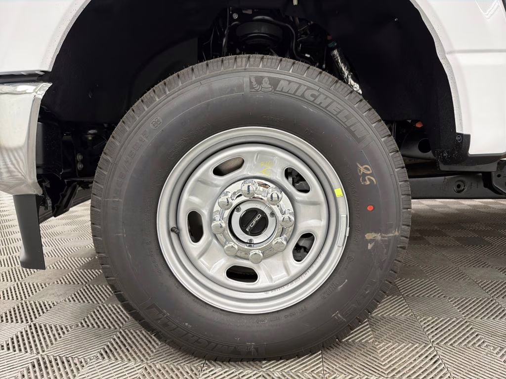 2026 Oxford White Ford Super Duty F-250 SRW XL 4X4 Truck