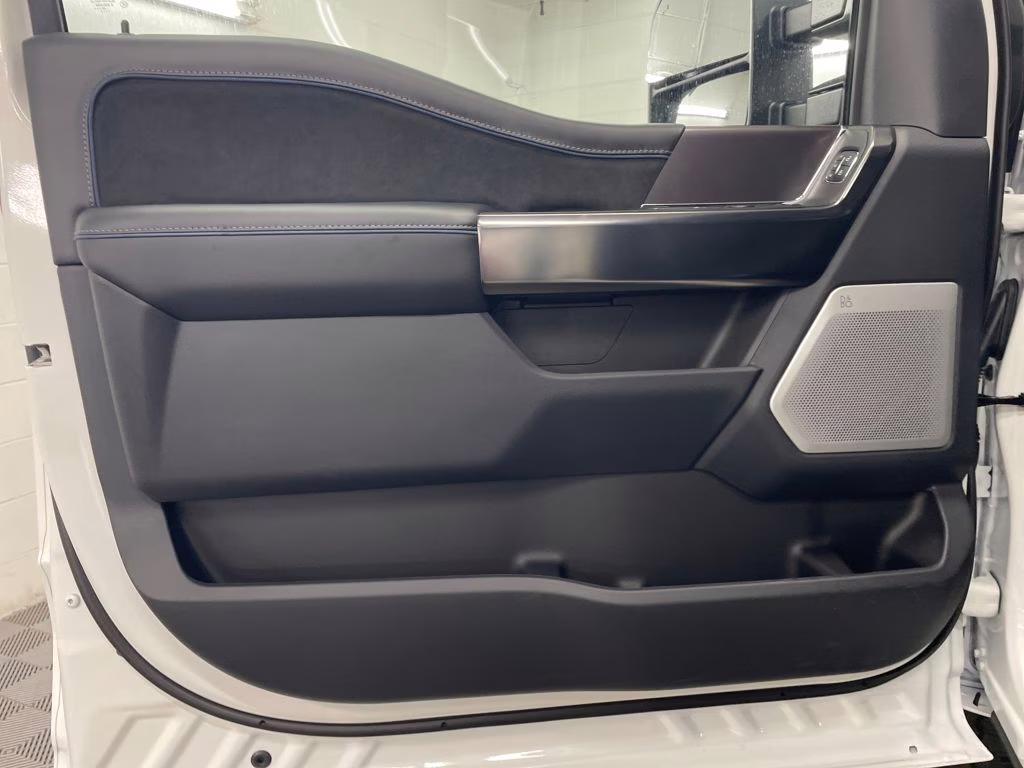 2026 STAR WHITE Ford Super Duty F-250 SRW Platinum 4X4 Truck