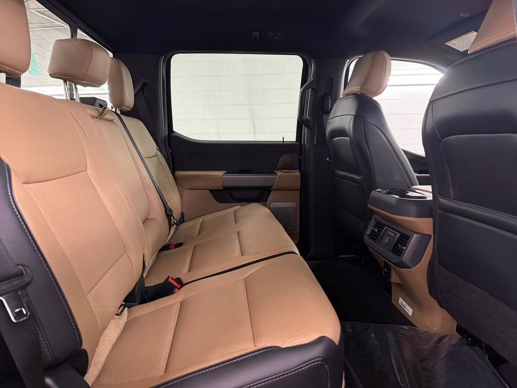 2026 Agate Black Metallic Ford Super Duty F-350 SRW Lariat 4X4 Truck