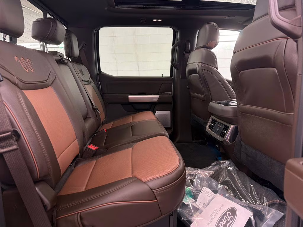 2026 STAR WHITE Ford Super Duty F-350 DRW King Ranch 4X4 Truck