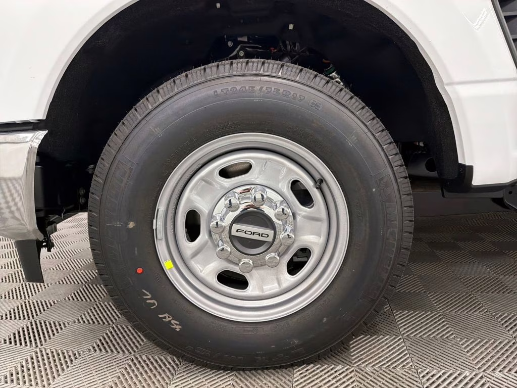 2026 OXFORD WHITE Ford Super Duty F-250 SRW XL RWD Truck