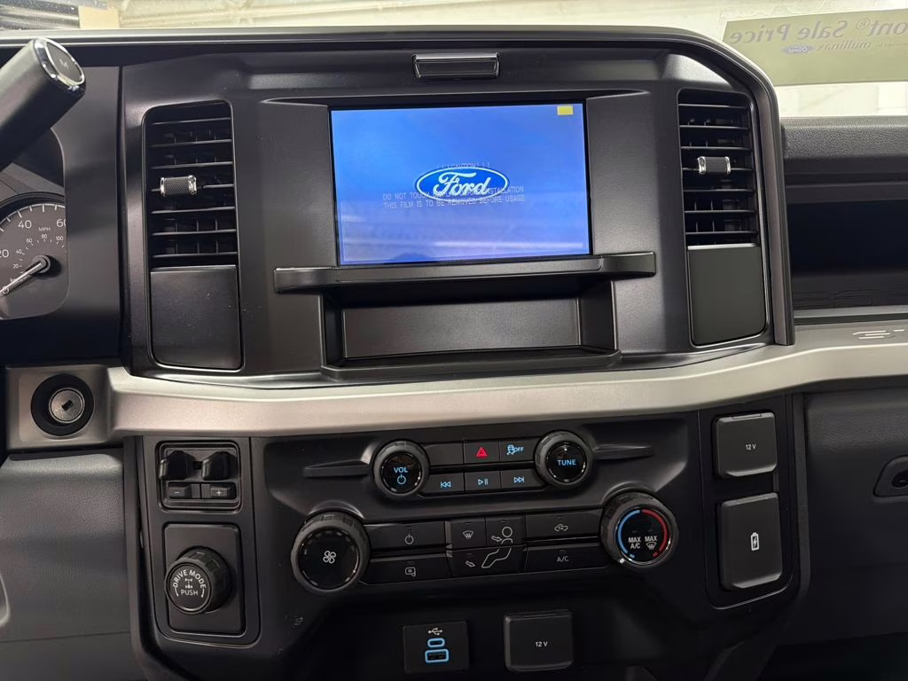 2026 OXFORD WHITE Ford Super Duty F-250 SRW XL RWD Truck