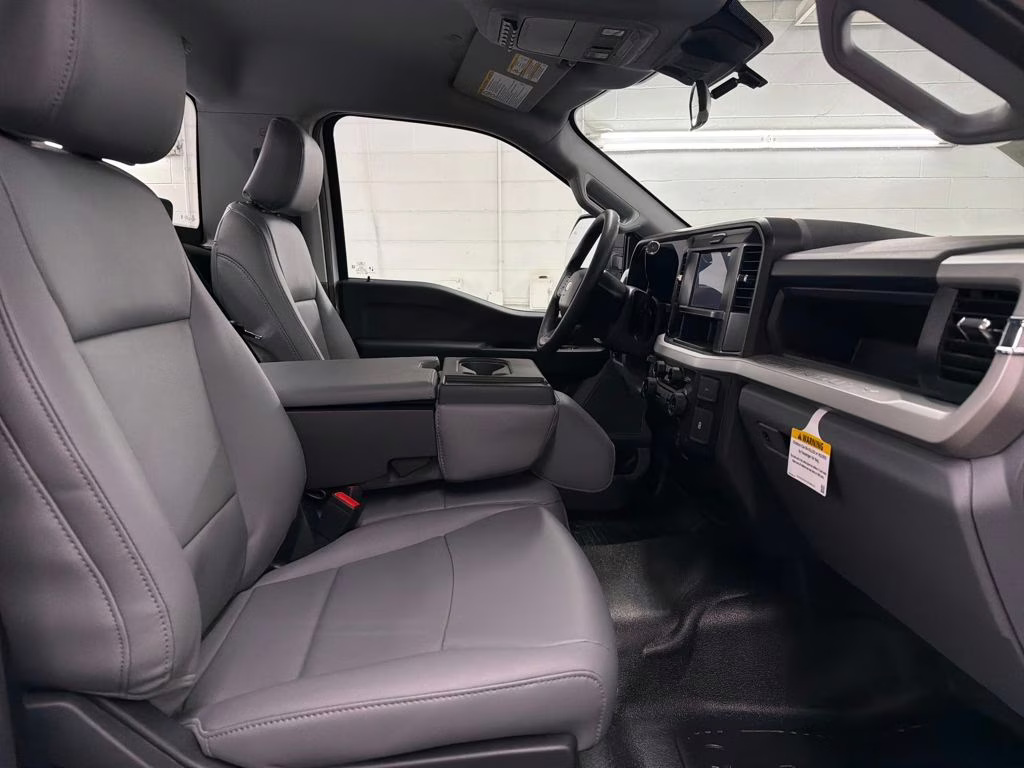 2026 OXFORD WHITE Ford Super Duty F-250 SRW XL RWD Truck