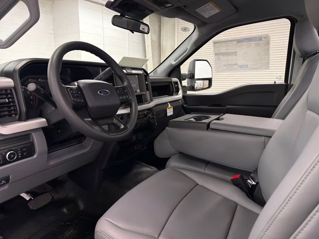 2026 OXFORD WHITE Ford Super Duty F-250 SRW XL RWD Truck