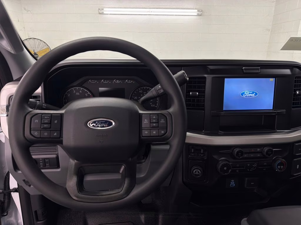 2026 OXFORD WHITE Ford Super Duty F-250 SRW XL RWD Truck