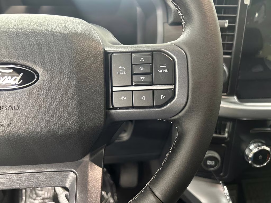 2025 OXFORD WHITE Ford F-150 XLT RWD Truck