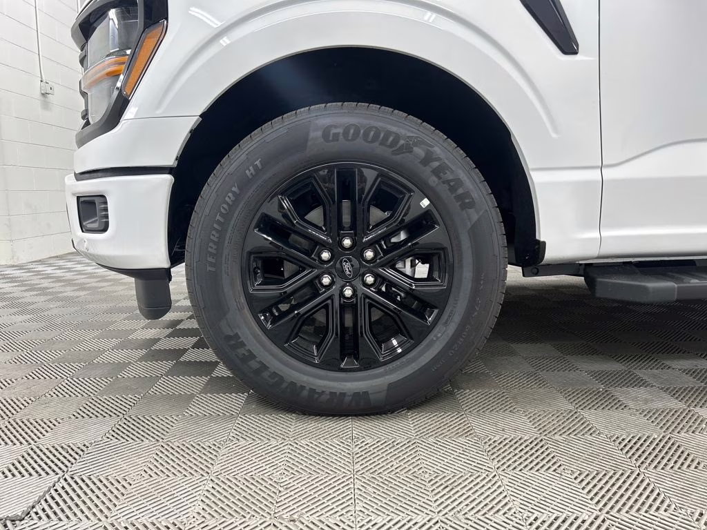 2025 OXFORD WHITE Ford F-150 XLT RWD Truck