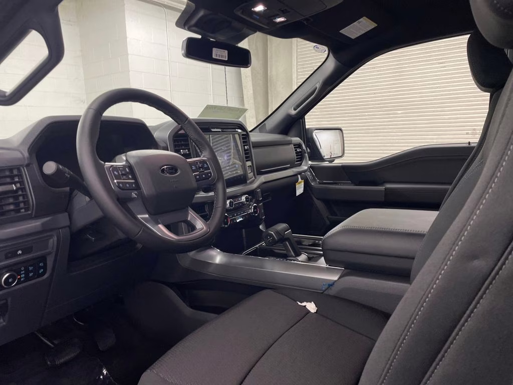 2025 AGATE BLACK Ford F-150 XLT RWD Truck