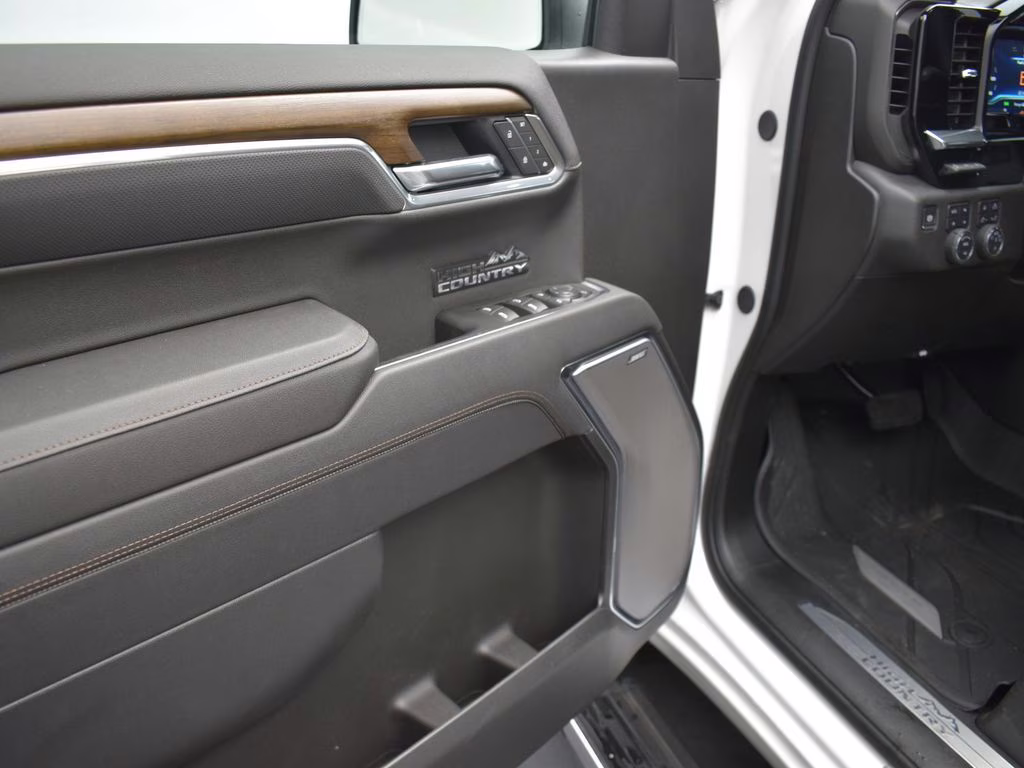 2025 Pearl Chevrolet Silverado 1500 High Country 4X4 Truck