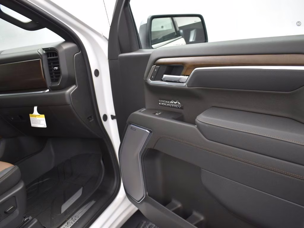 2025 Pearl Chevrolet Silverado 1500 High Country 4X4 Truck
