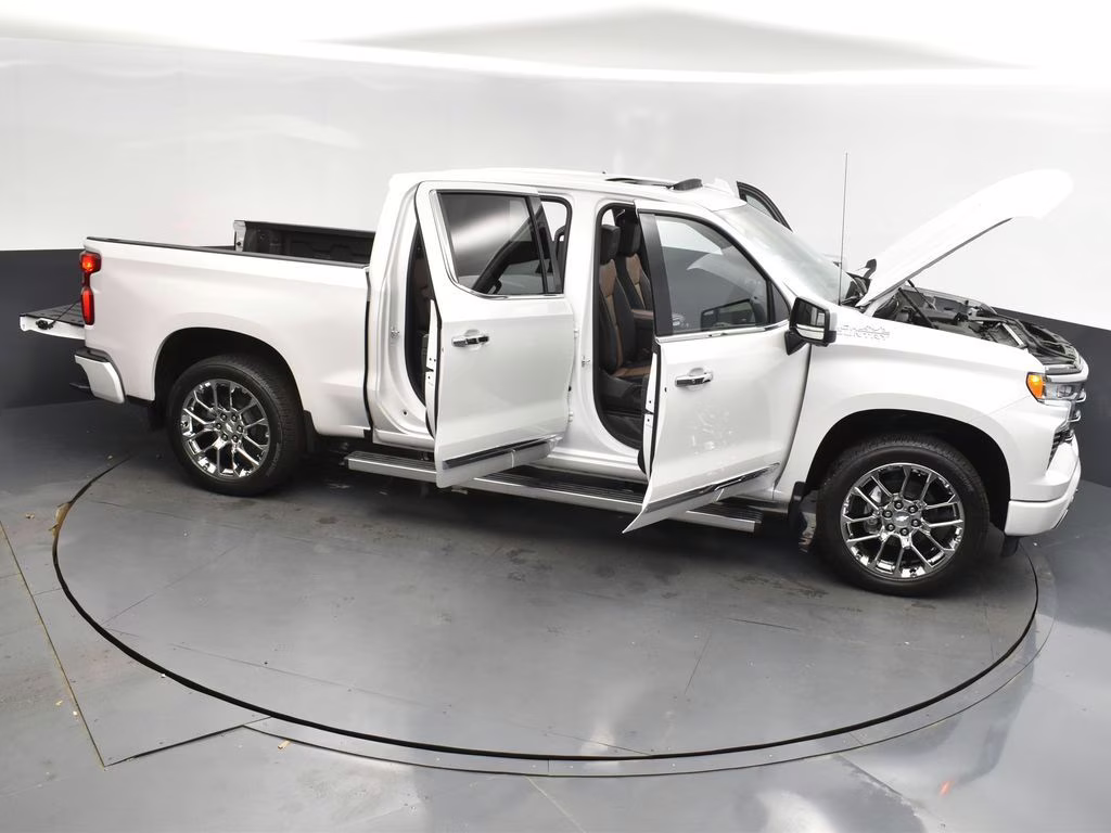 2025 Pearl Chevrolet Silverado 1500 High Country 4X4 Truck
