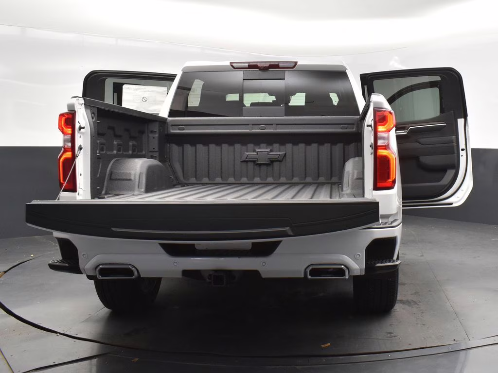 2025 Pearl Chevrolet Silverado 1500 High Country 4X4 Truck