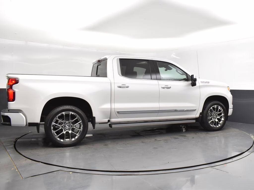 2025 Pearl Chevrolet Silverado 1500 High Country 4X4 Truck