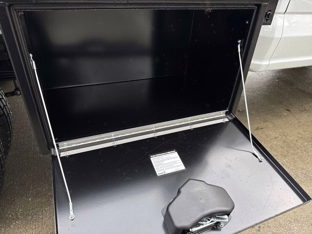 2025 Oxford White Ford Super Duty F-350 DRW XL RWD Chassis