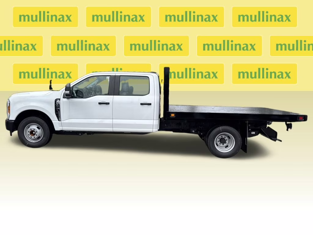 2025 Oxford White Ford Super Duty F-350 DRW XL RWD Chassis