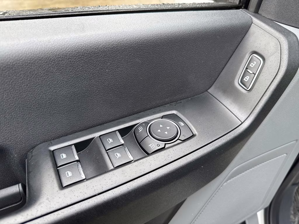 2025 Oxford White Ford Super Duty F-350 DRW XL RWD Chassis