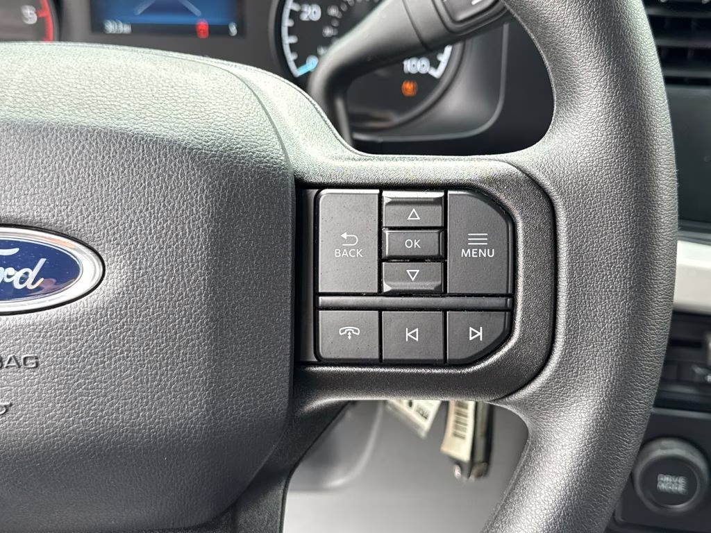 2025 Oxford White Ford Super Duty F-350 DRW XL RWD Chassis