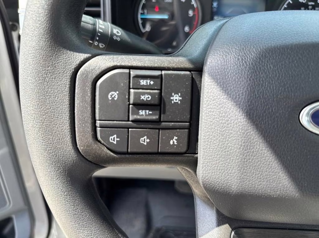 2025 Oxford White Ford Super Duty F-350 SRW XL 4X4 Chassis