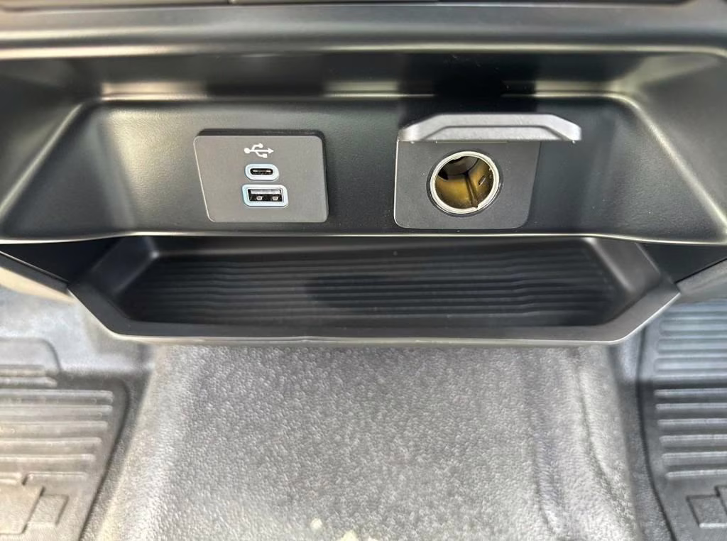 2025 Oxford White Ford Super Duty F-350 SRW XL 4X4 Chassis