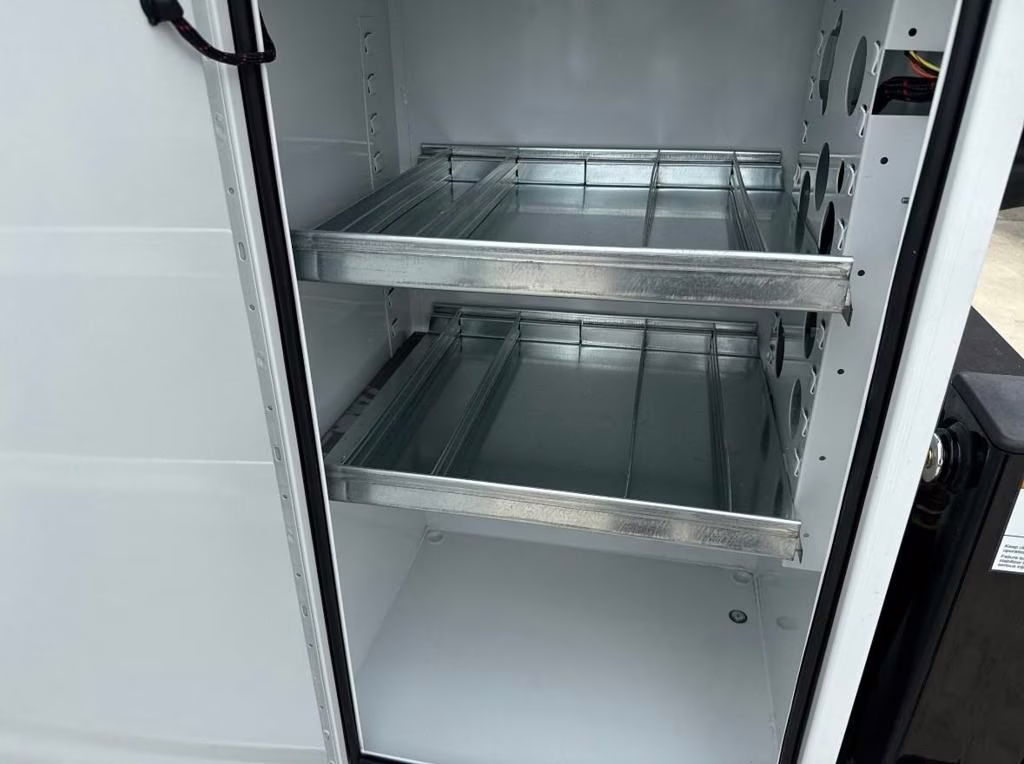 2025 Oxford White Ford Super Duty F-550 DRW XL 4X4 Chassis