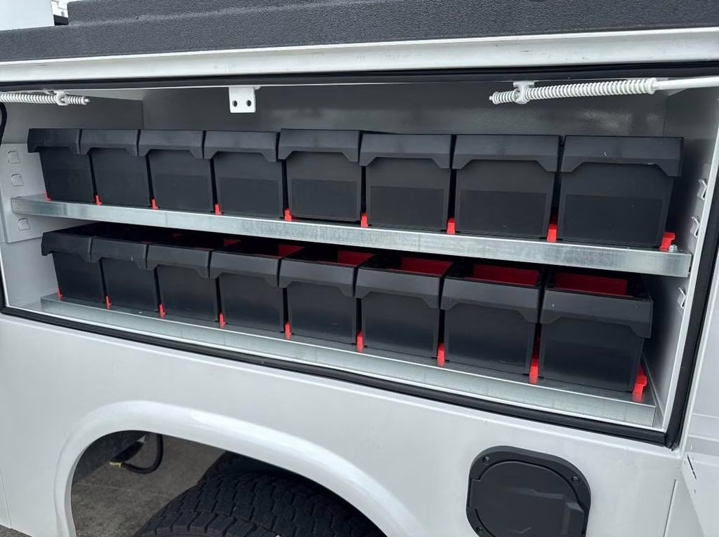 2025 Oxford White Ford Super Duty F-550 DRW XL 4X4 Chassis