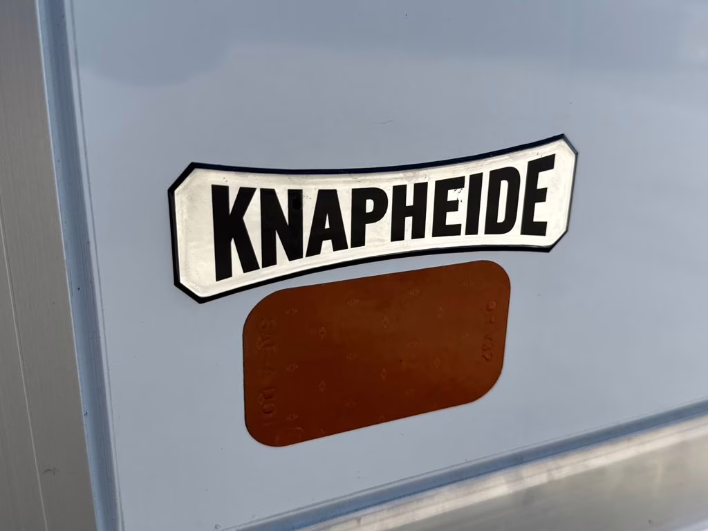 2026 Oxford White Ford E-350SD Base RWD Truck