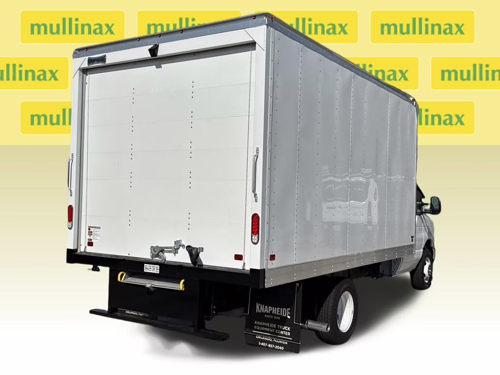 2026 Oxford White Ford E-350SD Base RWD Truck