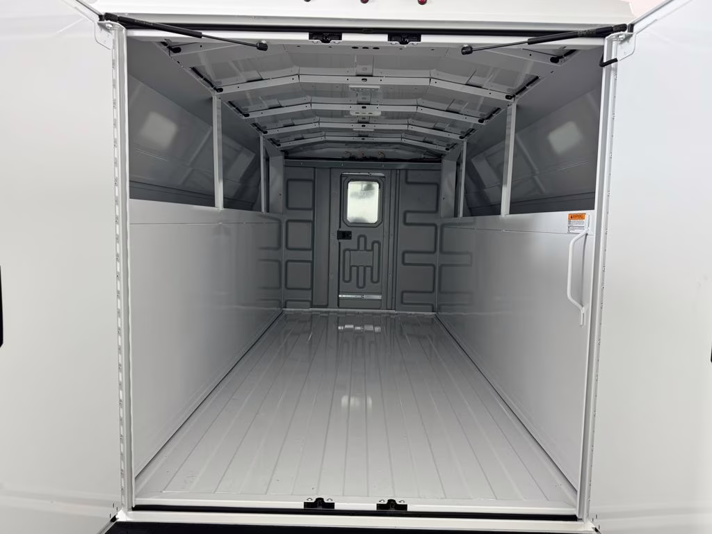 2026 Oxford White Ford E-350SD Base RWD Truck