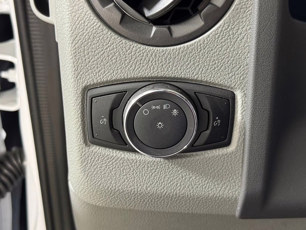 2026 Oxford White Ford E-350SD Base RWD Truck