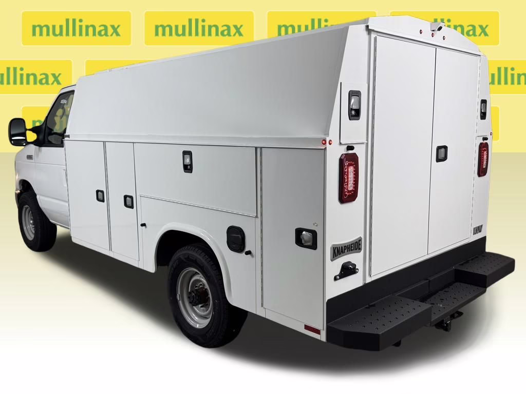 2026 Oxford White Ford E-350SD Base RWD Truck