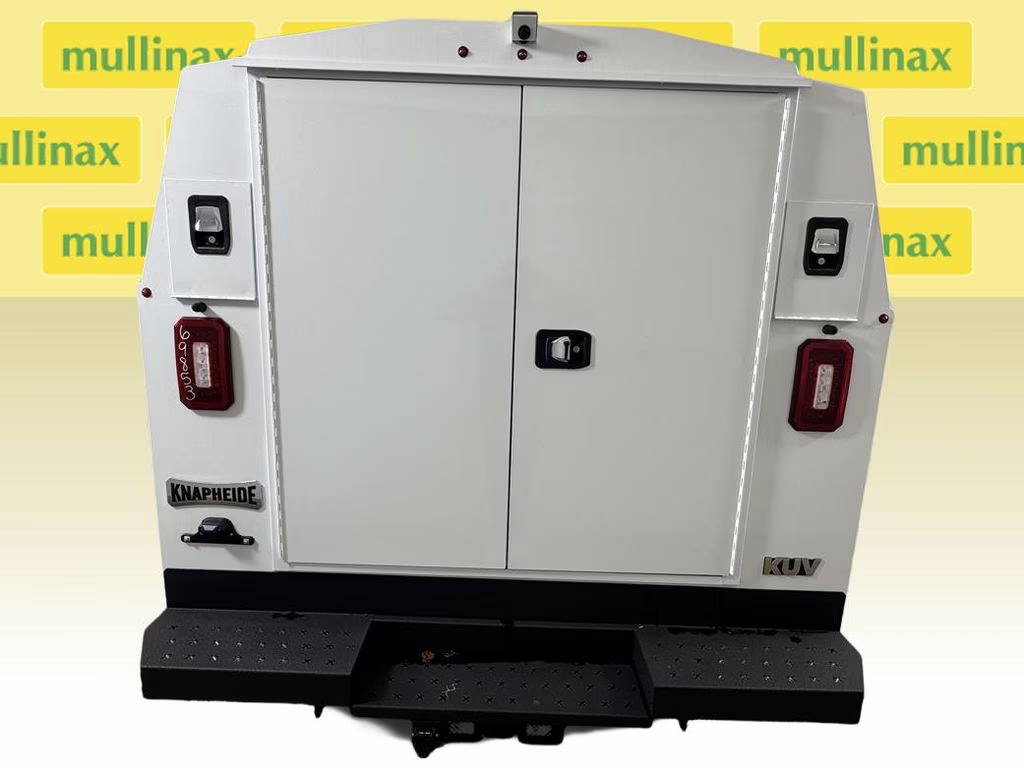 2026 Oxford White Ford E-350SD Base RWD Truck