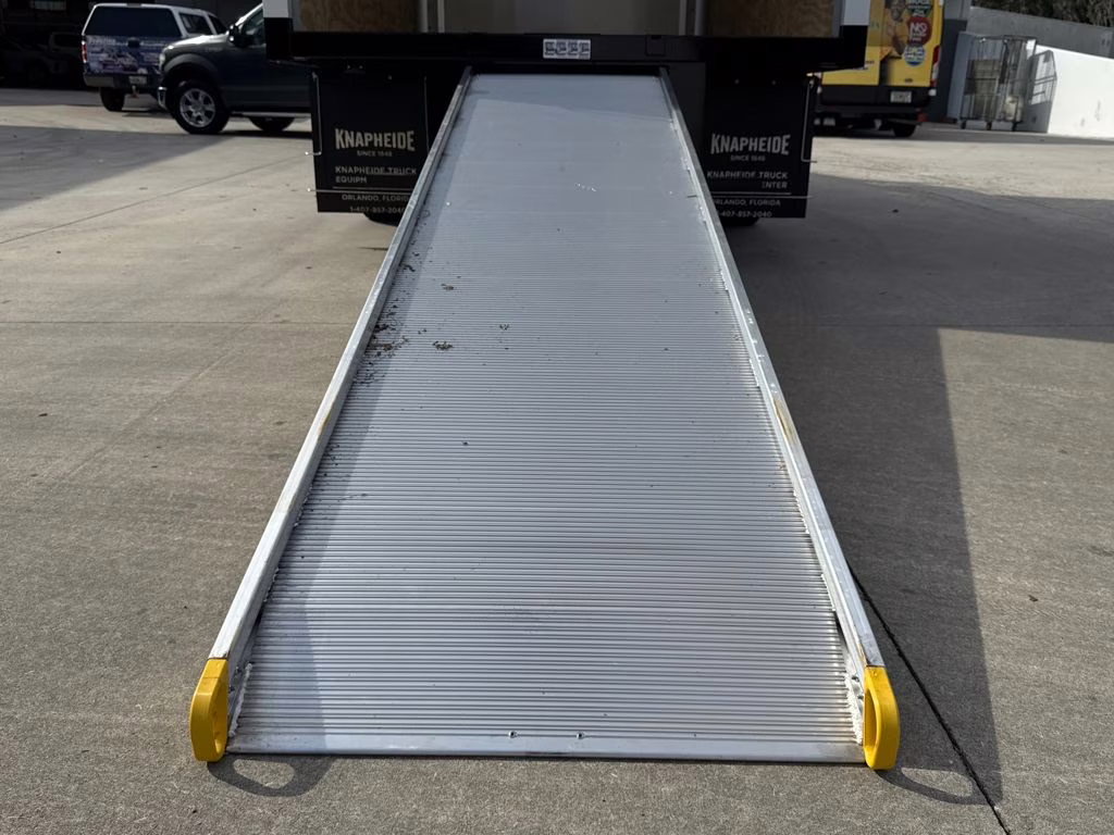 2026 Oxford White Ford E-350SD Base RWD Truck