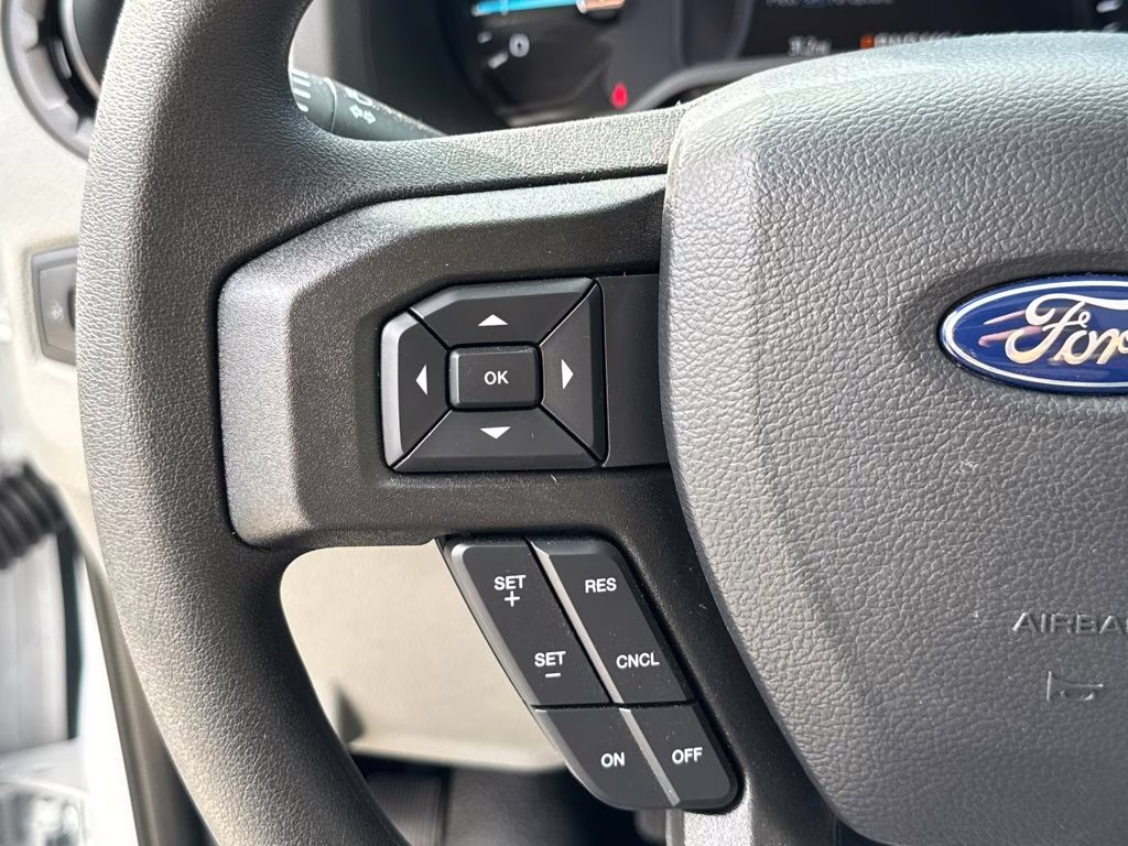 2026 Oxford White Ford E-350SD Base RWD Truck