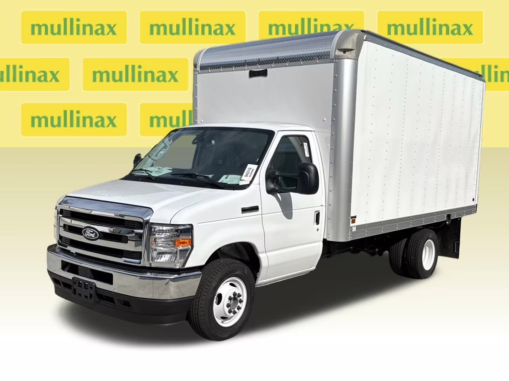 2026 Oxford White Ford E-350SD Base RWD Truck