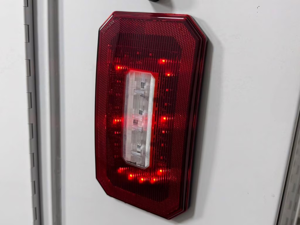 2026 Oxford White Ford E-350SD Base RWD Truck