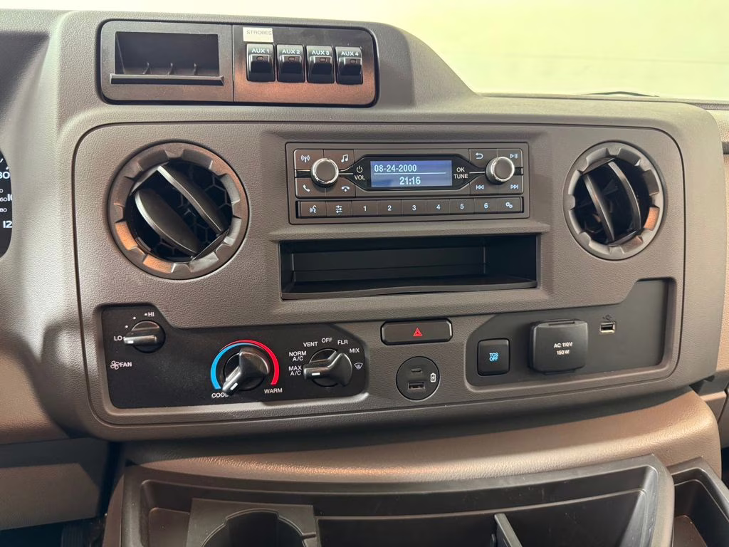 2026 Oxford White Ford E-350SD Base RWD Truck