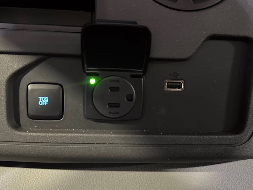 2026 Oxford White Ford E-350SD Base RWD Truck