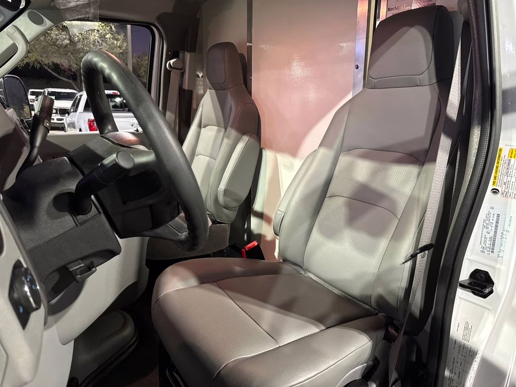 2026 Oxford White Ford E-350SD Base RWD Truck