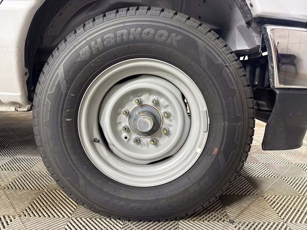 2026 Oxford White Ford E-350SD Base RWD Truck