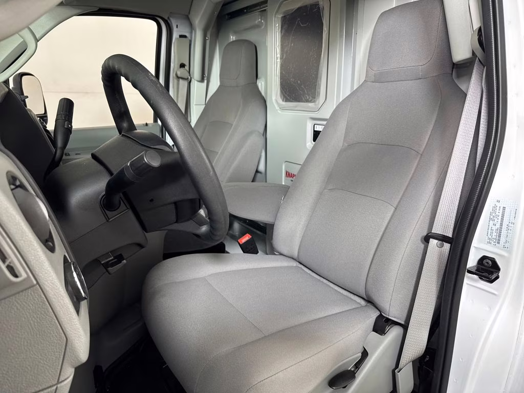 2026 Oxford White Ford E-350SD Base RWD Truck