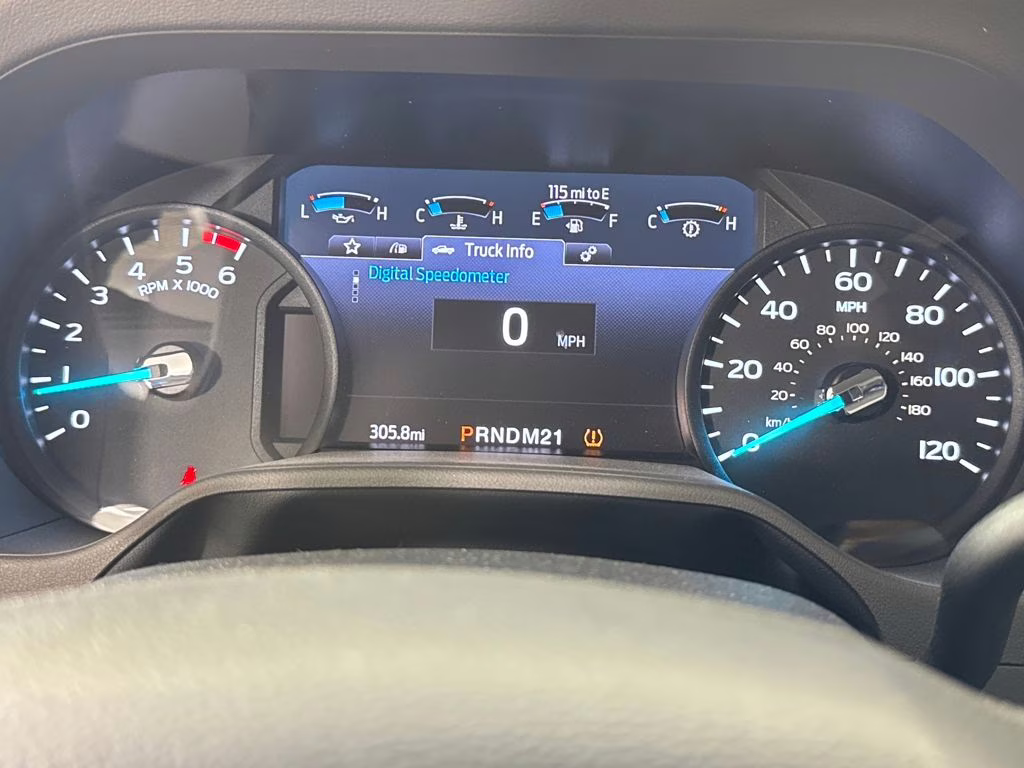 2026 Oxford White Ford E-350SD Base RWD Truck