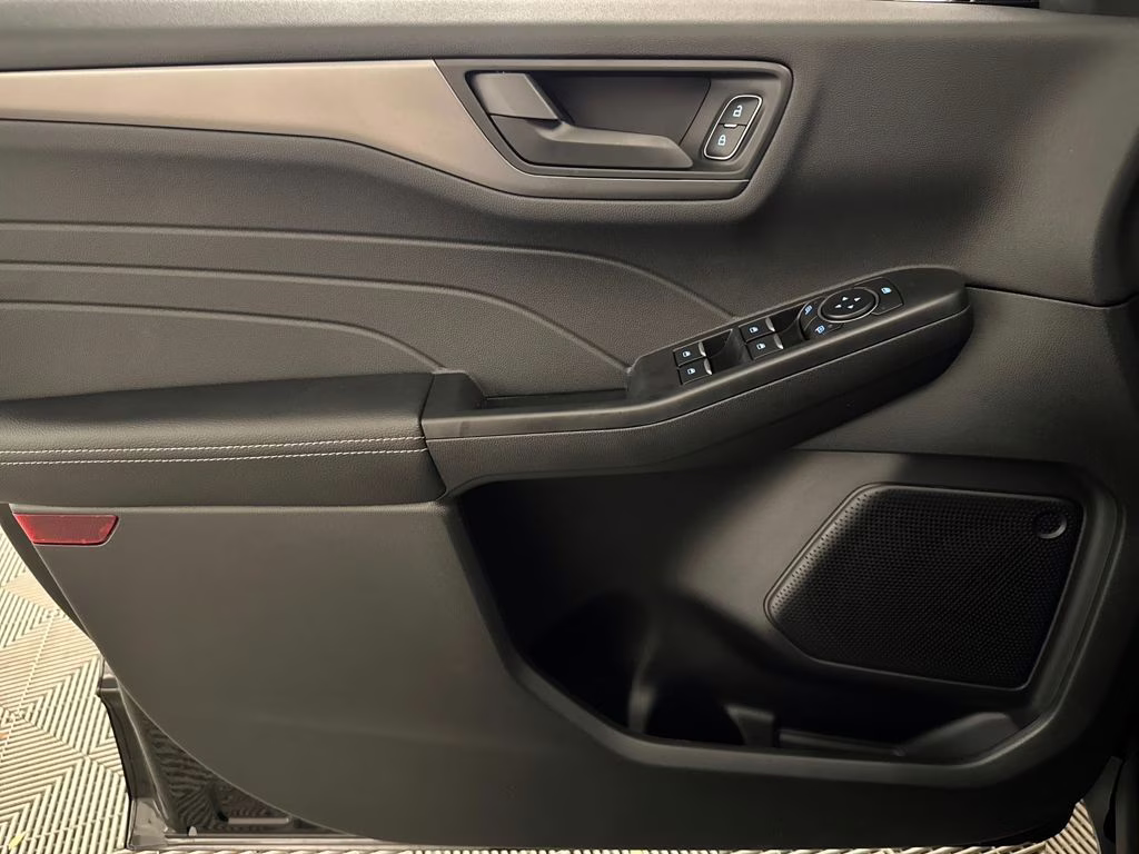 2026 Agate Black Metallic Ford Escape Active FWD SUV