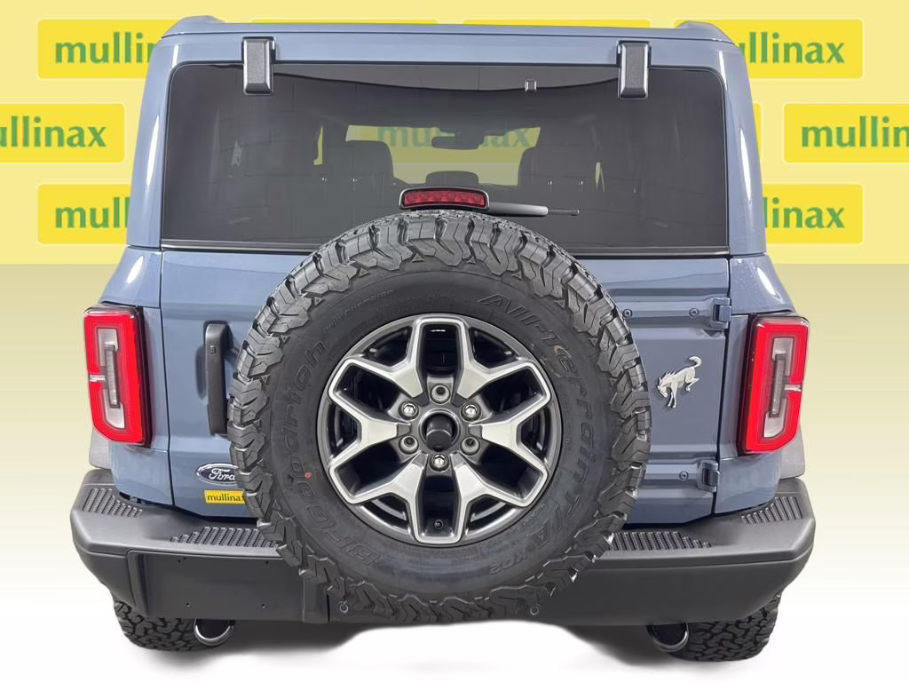 2025 Azure Gray Metallic Tri-Coat Ford Bronco Badlands 4X4 SUV
