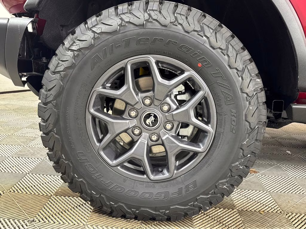 2025 Ruby Red Metallic Tinted Clearcoat Ford Bronco Badlands 4X4 SUV