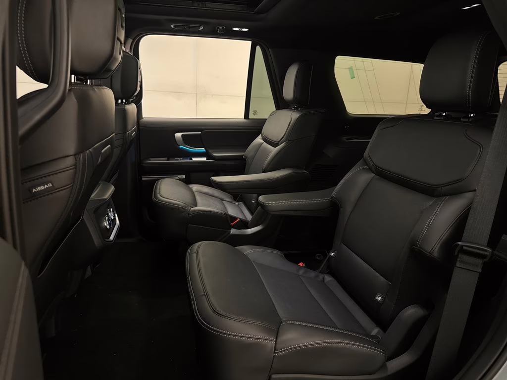 2026 Glacier Gray Metallic Tri-Coat Ford Expedition Platinum 4X4 SUV