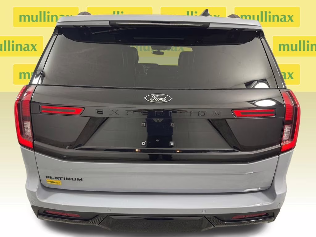 2026 Glacier Gray Metallic Tri-Coat Ford Expedition Platinum 4X4 SUV