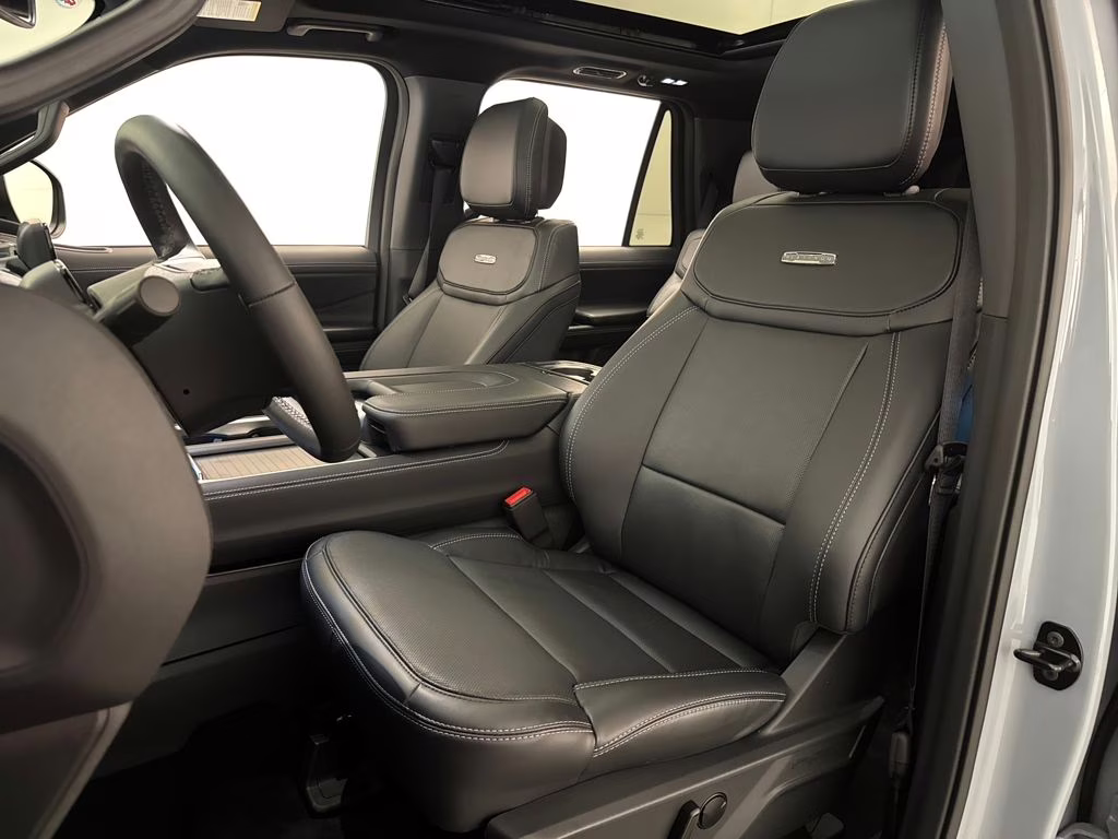 2026 Glacier Gray Metallic Tri-Coat Ford Expedition Platinum 4X4 SUV