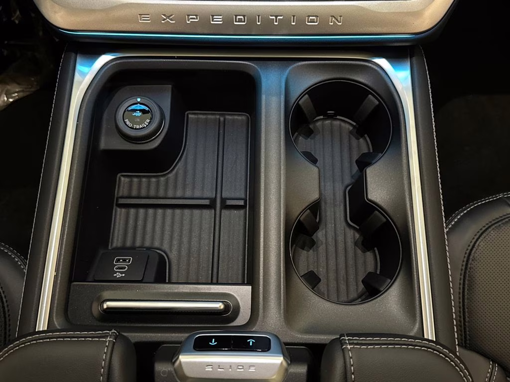 2026 Glacier Gray Metallic Tri-Coat Ford Expedition Platinum 4X4 SUV