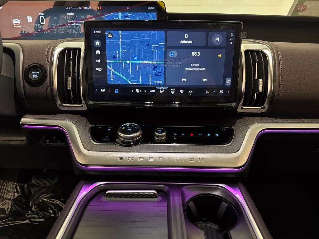 2026 Star White Metallic Tri-Coat Ford Expedition Platinum 4X4 SUV