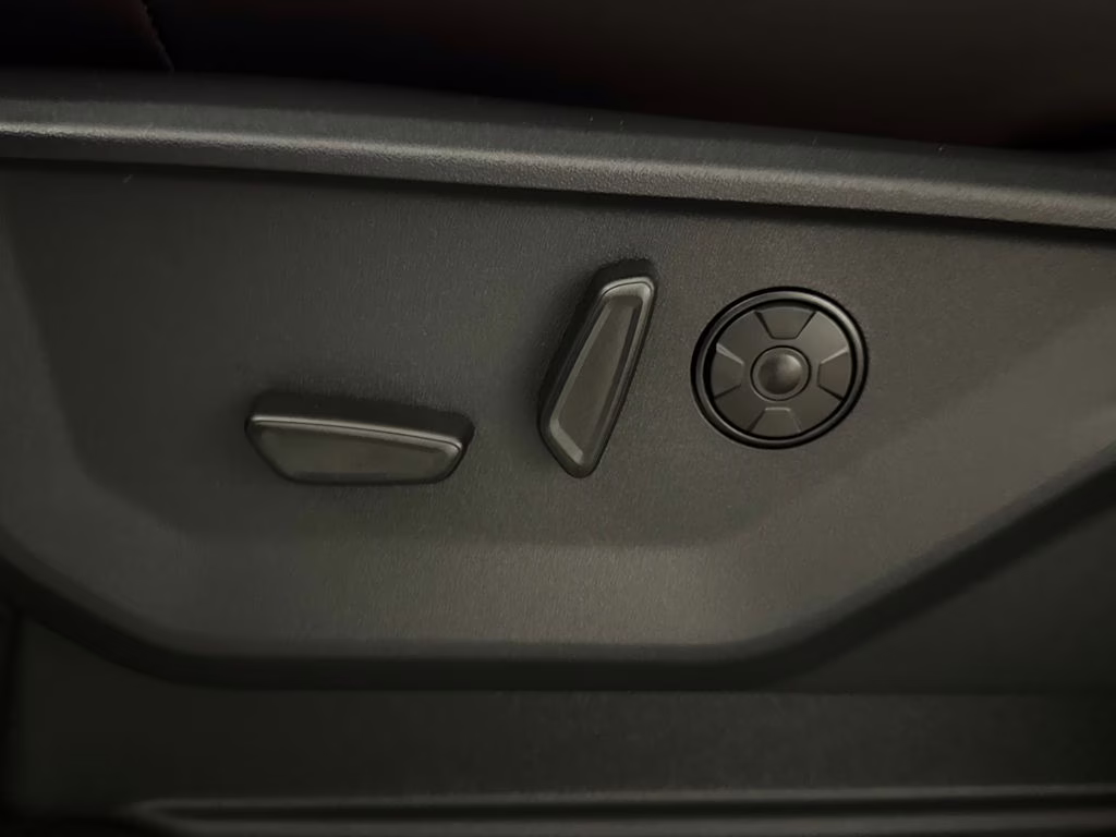 2026 Star White Metallic Tri-Coat Ford Expedition Platinum 4X4 SUV